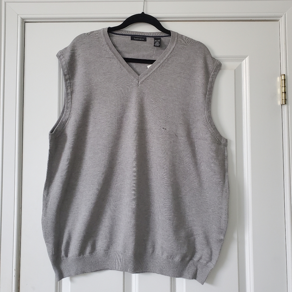 NWT Van Heusen V-Neck Sweater Vest